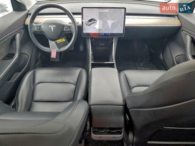 Серый Тесла Модель 3, объемом двигателя 0 л и пробегом 86 тыс. км за 11015 $, фото 7 на Automoto.ua