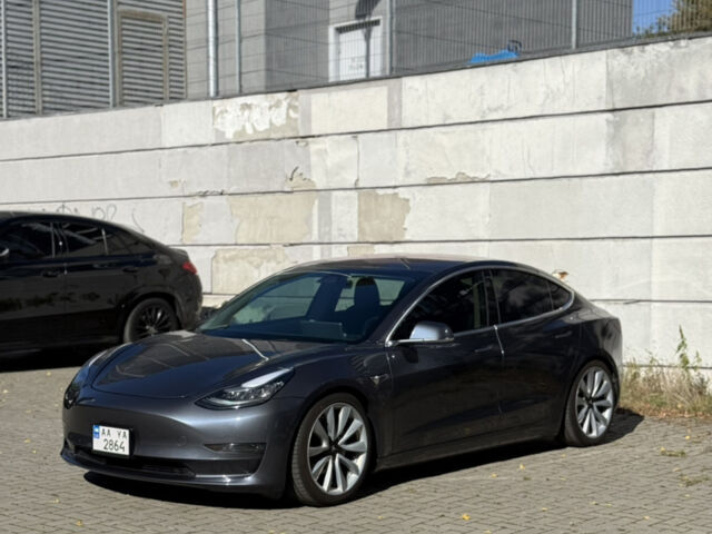 Сірий Тесла Модель 3, об'ємом двигуна 0 л та пробігом 53 тис. км за 18000 $, фото 1 на Automoto.ua