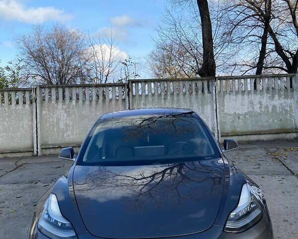 Серый Тесла Модель 3, объемом двигателя 0 л и пробегом 130 тыс. км за 17000 $, фото 5 на Automoto.ua