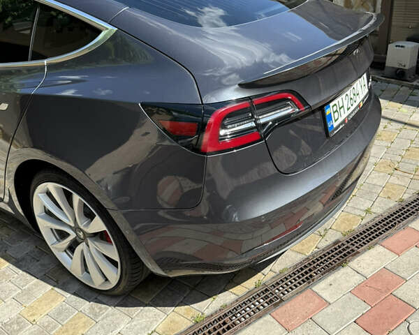 Серый Тесла Модель 3, объемом двигателя 0 л и пробегом 93 тыс. км за 18000 $, фото 6 на Automoto.ua