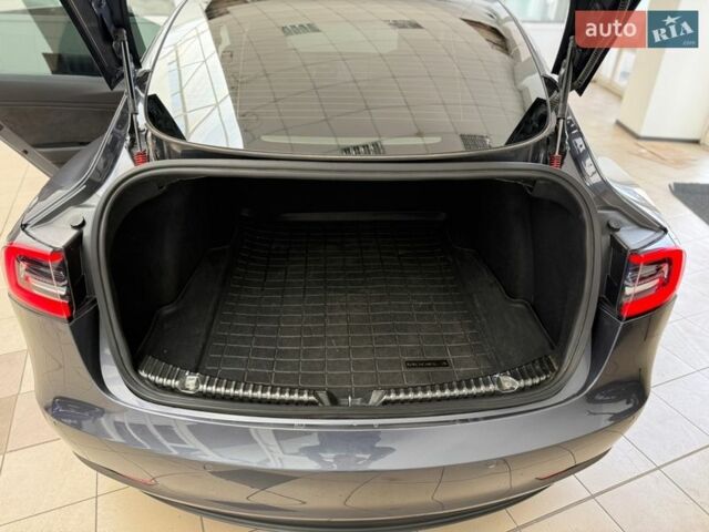 Серый Тесла Модель 3, объемом двигателя 0 л и пробегом 200 тыс. км за 15900 $, фото 19 на Automoto.ua