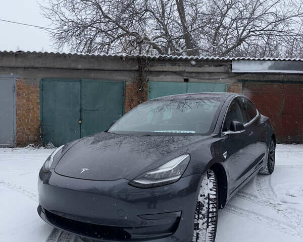 Серый Тесла Модель 3, объемом двигателя 0 л и пробегом 150 тыс. км за 16500 $, фото 2 на Automoto.ua