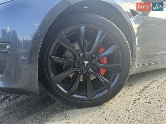 Серый Тесла Модель 3, объемом двигателя 0 л и пробегом 84 тыс. км за 21500 $, фото 6 на Automoto.ua