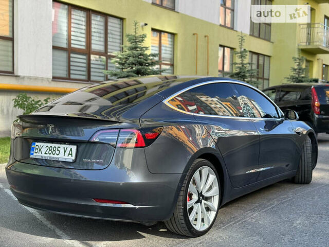 Серый Тесла Модель 3, объемом двигателя 0 л и пробегом 86 тыс. км за 21999 $, фото 5 на Automoto.ua