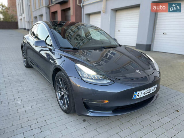 Серый Тесла Модель 3, объемом двигателя 0 л и пробегом 120 тыс. км за 17500 $, фото 3 на Automoto.ua