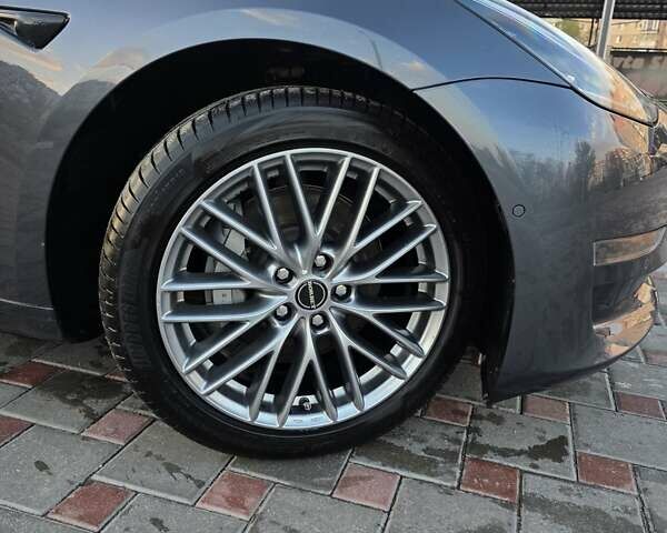 Серый Тесла Модель 3, объемом двигателя 0 л и пробегом 105 тыс. км за 16700 $, фото 8 на Automoto.ua