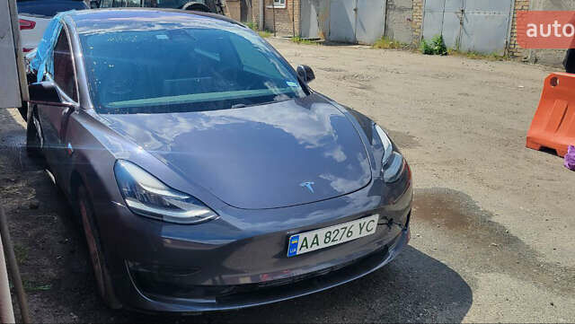 Серый Тесла Модель 3, объемом двигателя 0 л и пробегом 102 тыс. км за 14950 $, фото 3 на Automoto.ua