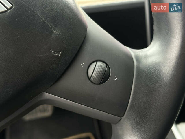 Серый Тесла Модель 3, объемом двигателя 0 л и пробегом 130 тыс. км за 18900 $, фото 28 на Automoto.ua