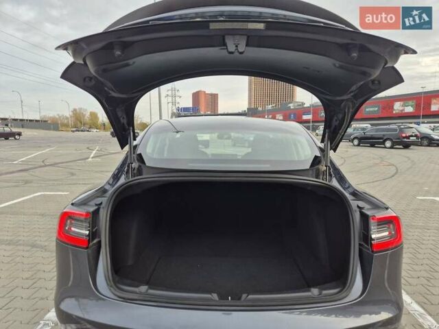 Сірий Тесла Модель 3, об'ємом двигуна 0 л та пробігом 98 тис. км за 19999 $, фото 22 на Automoto.ua