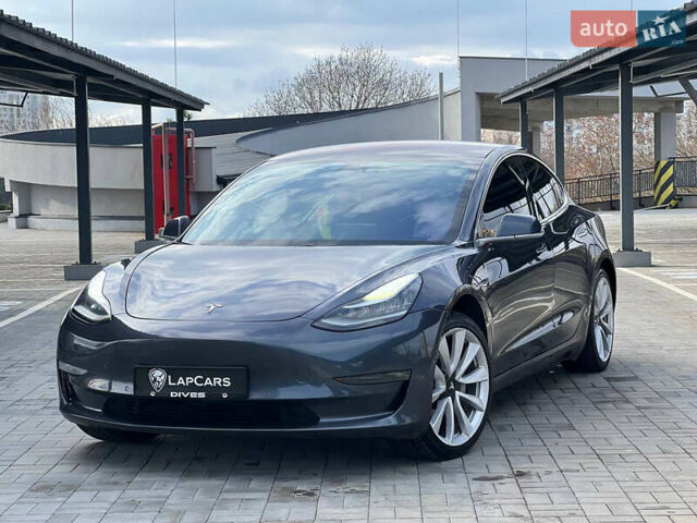 Серый Тесла Модель 3, объемом двигателя 0 л и пробегом 250 тыс. км за 15000 $, фото 2 на Automoto.ua