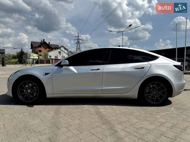 Тесла Модель 3 2018 у Львові на Automoto.ua Сірий Тесла Модель 3, об'ємом двигуна 0 л та пробігом 95 тис. км за 19400 $, фото 3 на Automoto.ua