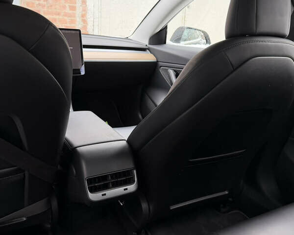 Серый Тесла Модель 3, объемом двигателя 0 л и пробегом 150 тыс. км за 16500 $, фото 10 на Automoto.ua