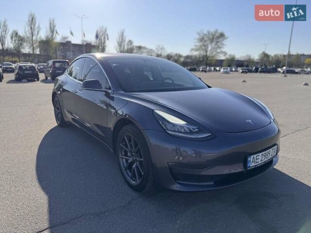 Серый Тесла Модель 3, объемом двигателя 0 л и пробегом 112 тыс. км за 18699 $, фото 21 на Automoto.ua