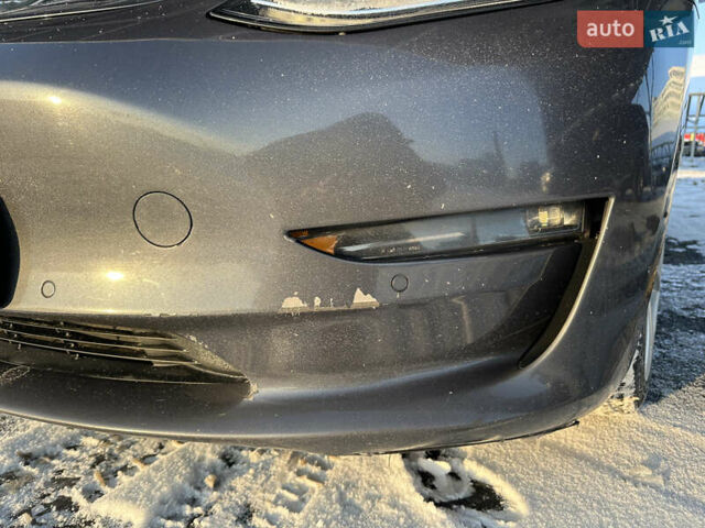 Сірий Тесла Модель 3, об'ємом двигуна 0 л та пробігом 97 тис. км за 17000 $, фото 32 на Automoto.ua