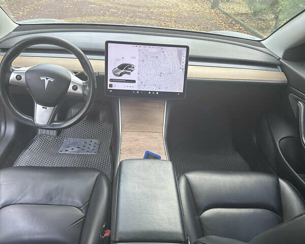Серый Тесла Модель 3, объемом двигателя 0 л и пробегом 167 тыс. км за 28000 $, фото 8 на Automoto.ua