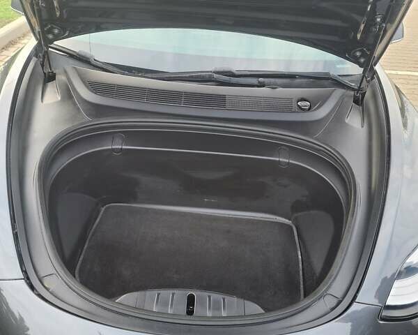 Серый Тесла Модель 3, объемом двигателя 0 л и пробегом 282 тыс. км за 16300 $, фото 18 на Automoto.ua