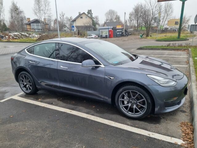 Серый Тесла Модель 3, объемом двигателя 0 л и пробегом 162 тыс. км за 17800 $, фото 1 на Automoto.ua