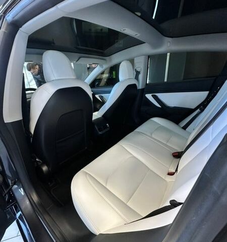 Сірий Тесла Модель 3, об'ємом двигуна 0 л та пробігом 76 тис. км за 19900 $, фото 5 на Automoto.ua