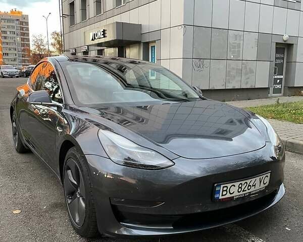 Тесла Модель 3 2018 у Львові на Automoto.ua Сірий Тесла Модель 3, об'ємом двигуна 0 л та пробігом 150 тис. км за 17500 $, фото 2 на Automoto.ua
