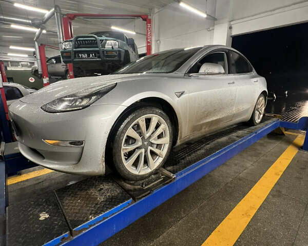 Серый Тесла Модель 3, объемом двигателя 0 л и пробегом 235 тыс. км за 14200 $, фото 10 на Automoto.ua