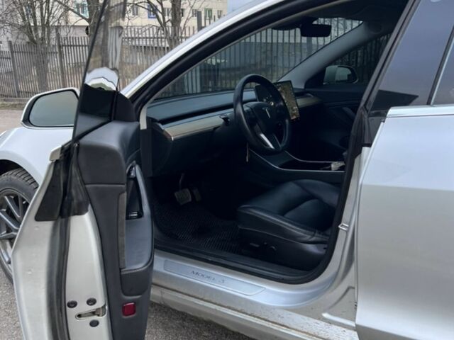 Сірий Тесла Модель 3, об'ємом двигуна 0 л та пробігом 154 тис. км за 13500 $, фото 5 на Automoto.ua