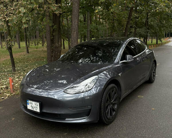 Сірий Тесла Модель 3, об'ємом двигуна 0 л та пробігом 200 тис. км за 16500 $, фото 1 на Automoto.ua