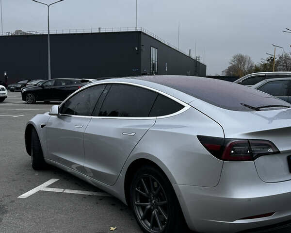 Серый Тесла Модель 3, объемом двигателя 0 л и пробегом 129 тыс. км за 16200 $, фото 8 на Automoto.ua