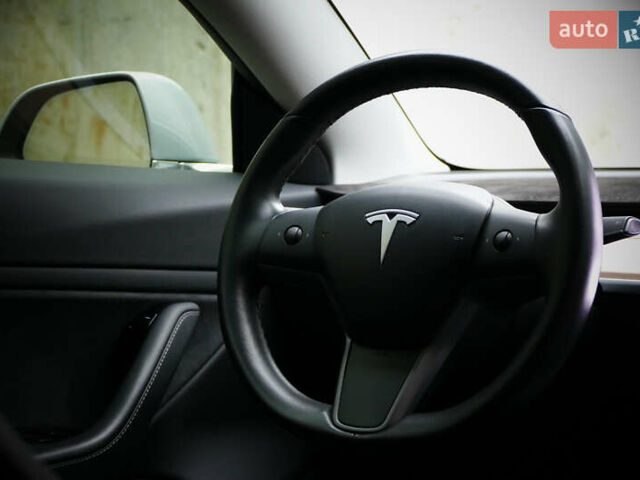 Серый Тесла Модель 3, объемом двигателя 0 л и пробегом 119 тыс. км за 18300 $, фото 24 на Automoto.ua