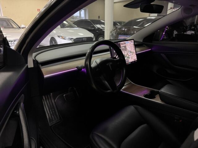 Сірий Тесла Модель 3, об'ємом двигуна 0 л та пробігом 76 тис. км за 19900 $, фото 9 на Automoto.ua