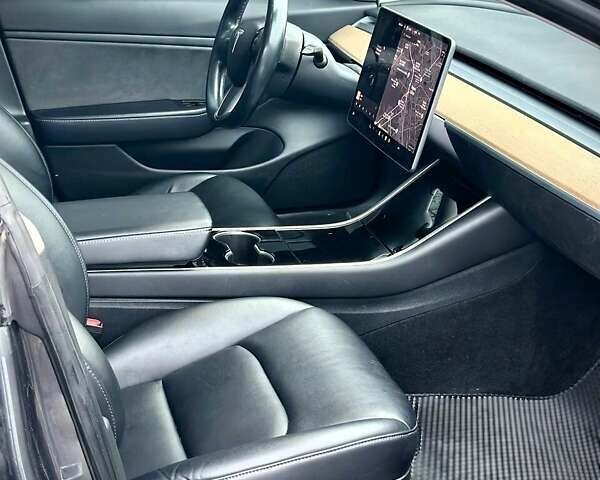 Серый Тесла Модель 3, объемом двигателя 0 л и пробегом 285 тыс. км за 14000 $, фото 5 на Automoto.ua