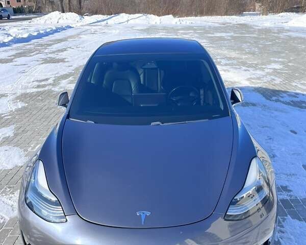 Серый Тесла Модель 3, объемом двигателя 0 л и пробегом 110 тыс. км за 17500 $, фото 2 на Automoto.ua