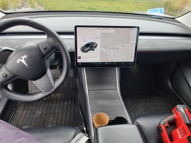 Серый Тесла Модель 3, объемом двигателя 0 л и пробегом 162 тыс. км за 17800 $, фото 4 на Automoto.ua