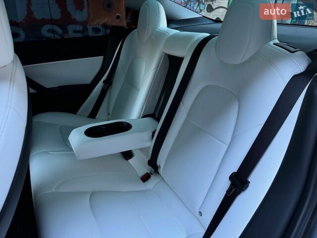 Серый Тесла Модель 3, объемом двигателя 0 л и пробегом 102 тыс. км за 17500 $, фото 5 на Automoto.ua