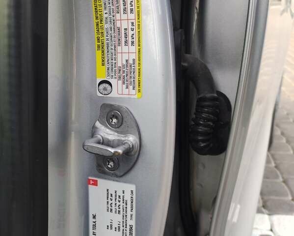 Сірий Тесла Модель 3, об'ємом двигуна 0 л та пробігом 69 тис. км за 19000 $, фото 44 на Automoto.ua