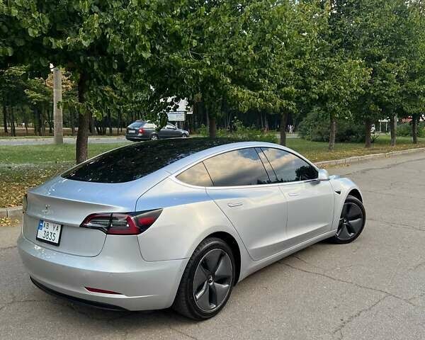 Серый Тесла Модель 3, объемом двигателя 0 л и пробегом 131 тыс. км за 16900 $, фото 25 на Automoto.ua