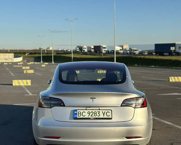 Серый Тесла Модель 3, объемом двигателя 0 л и пробегом 71 тыс. км за 17400 $, фото 7 на Automoto.ua