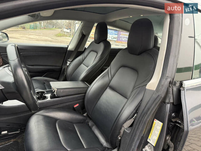 Сірий Тесла Модель 3, об'ємом двигуна 0 л та пробігом 225 тис. км за 13750 $, фото 13 на Automoto.ua