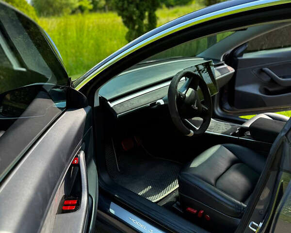 Тесла Модель 3 2018 в Ивано-Франковске на Automoto.ua Серый Тесла Модель 3, объемом двигателя 0 л и пробегом 119 тыс. км за 16999 $, фото 14 на Automoto.ua