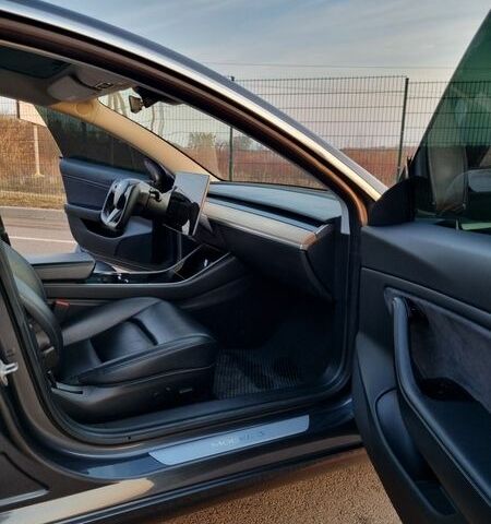 Серый Тесла Модель 3, объемом двигателя 0 л и пробегом 128 тыс. км за 16500 $, фото 31 на Automoto.ua