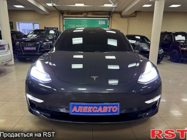 Сірий Тесла Модель 3, об'ємом двигуна 0.21 л та пробігом 76 тис. км за 19900 $, фото 1 на Automoto.ua