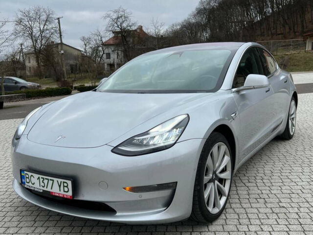 Сірий Тесла Модель 3, об'ємом двигуна 0 л та пробігом 179 тис. км за 16500 $, фото 1 на Automoto.ua