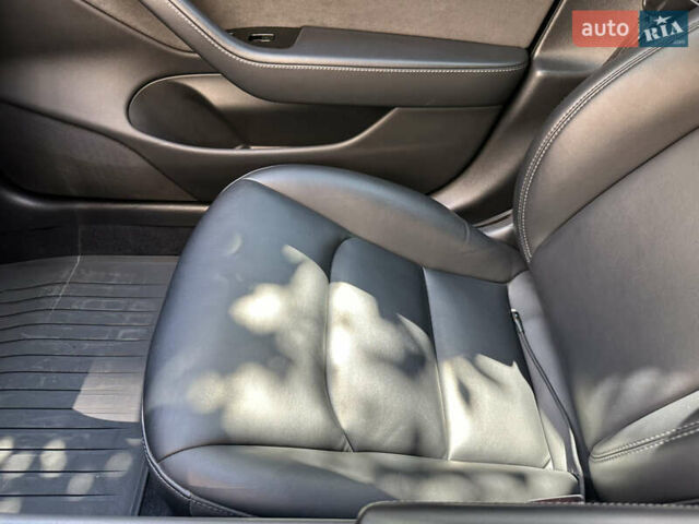 Серый Тесла Модель 3, объемом двигателя 0 л и пробегом 90 тыс. км за 17600 $, фото 33 на Automoto.ua