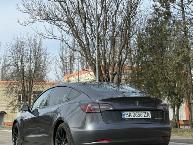 Серый Тесла Модель 3, объемом двигателя 0 л и пробегом 183 тыс. км за 15740 $, фото 12 на Automoto.ua