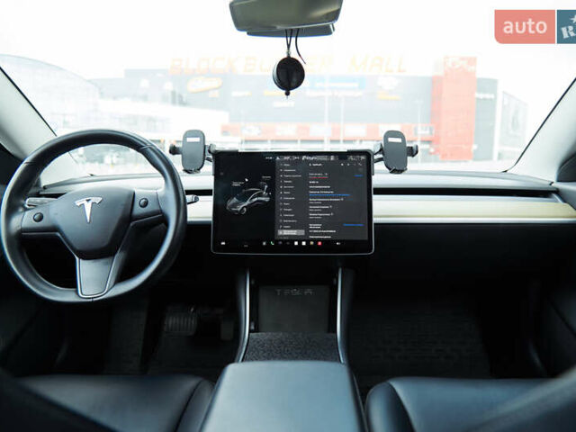 Серый Тесла Модель 3, объемом двигателя 0 л и пробегом 65 тыс. км за 23000 $, фото 8 на Automoto.ua