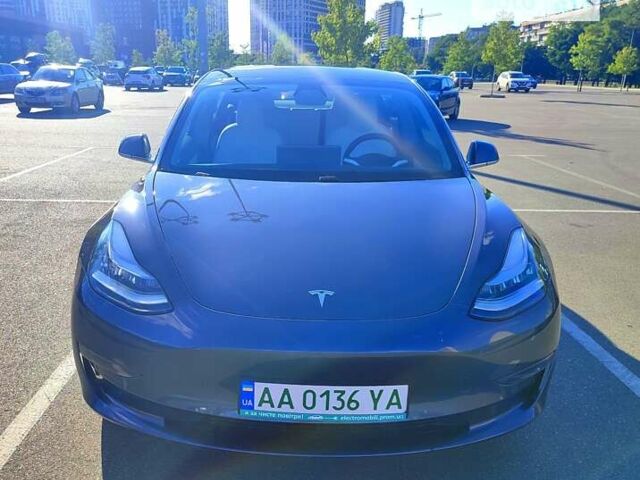 Серый Тесла Модель 3, объемом двигателя 0 л и пробегом 62 тыс. км за 16900 $, фото 1 на Automoto.ua