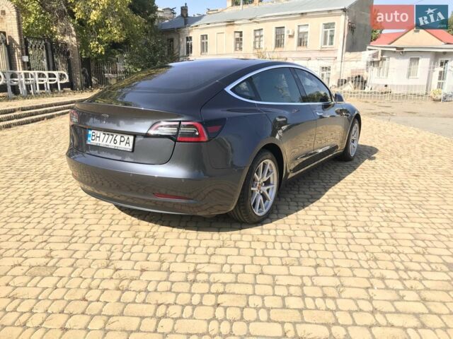 Серый Тесла Модель 3, объемом двигателя 0 л и пробегом 70 тыс. км за 20900 $, фото 28 на Automoto.ua