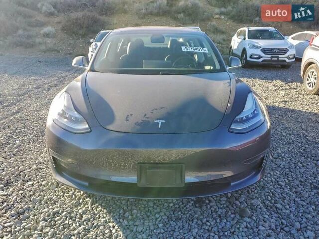 Серый Тесла Модель 3, объемом двигателя 0 л и пробегом 77 тыс. км за 3200 $, фото 4 на Automoto.ua