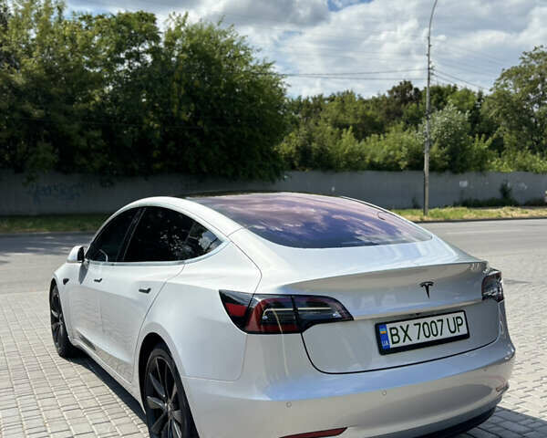 Тесла Модель 3 2018 в Каменце-Подольском на Automoto.ua Серый Тесла Модель 3, объемом двигателя 0 л и пробегом 180 тыс. км за 17300 $, фото 13 на Automoto.ua