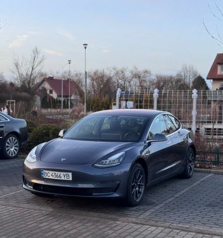 Серый Тесла Модель 3, объемом двигателя 0 л и пробегом 136 тыс. км за 16100 $, фото 2 на Automoto.ua