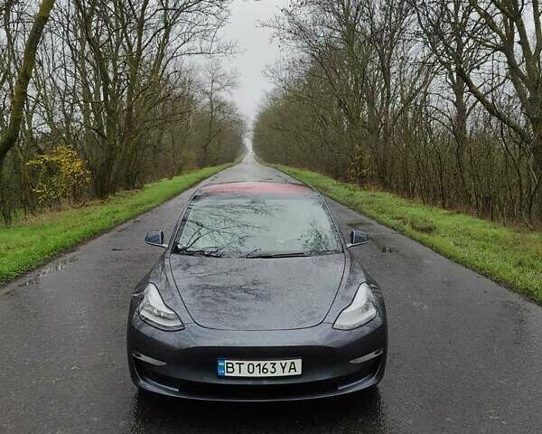 Серый Тесла Модель 3, объемом двигателя 0 л и пробегом 144 тыс. км за 16500 $, фото 2 на Automoto.ua